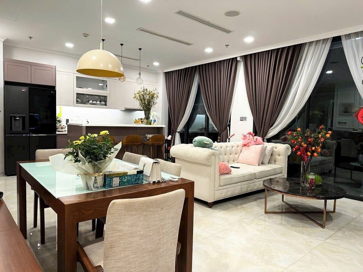 Cần bán căn hộ Vinhomes Golden River Bason 3 Phòng Ngủ 121m2